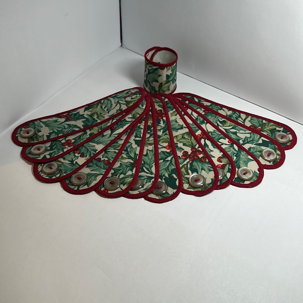 Longaberger American Holly Napkin Rings